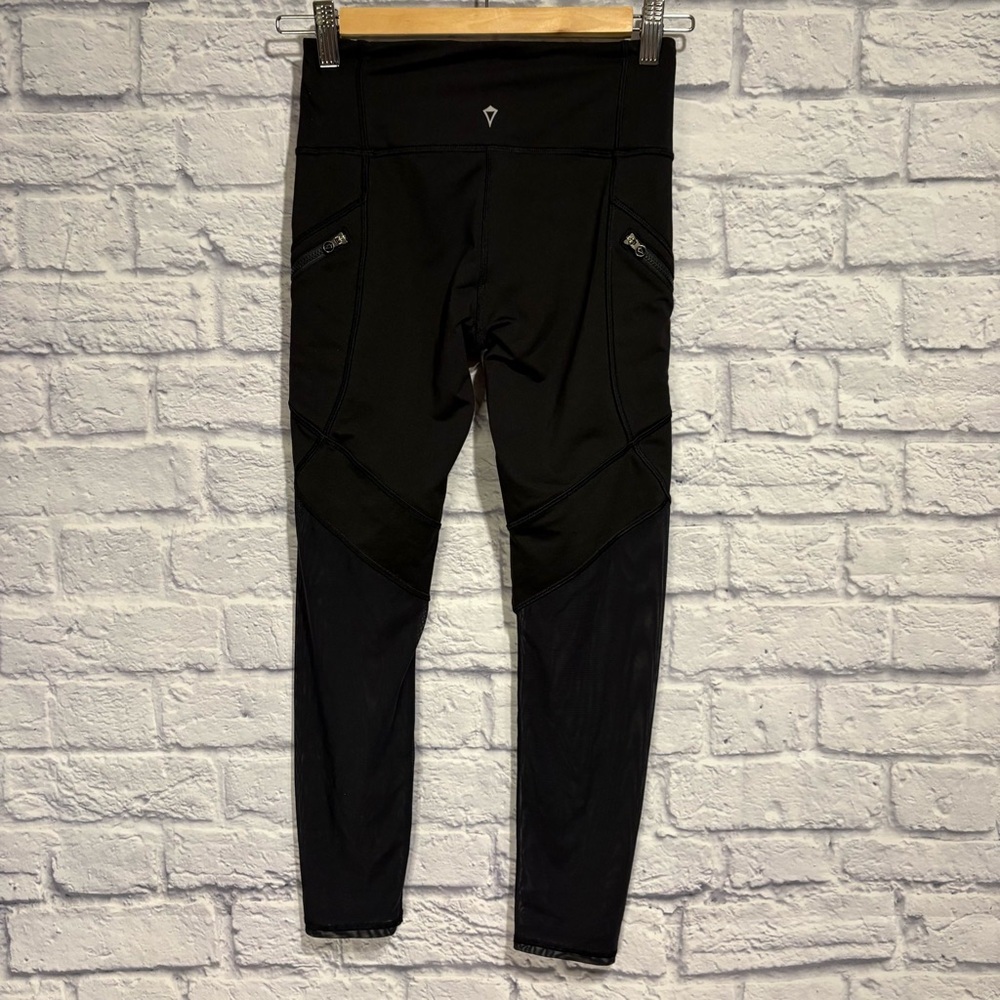 Ivivva by Lululemon Black Mesh Leggings with Striped Waistband Size 12 - Picture 8 of 9